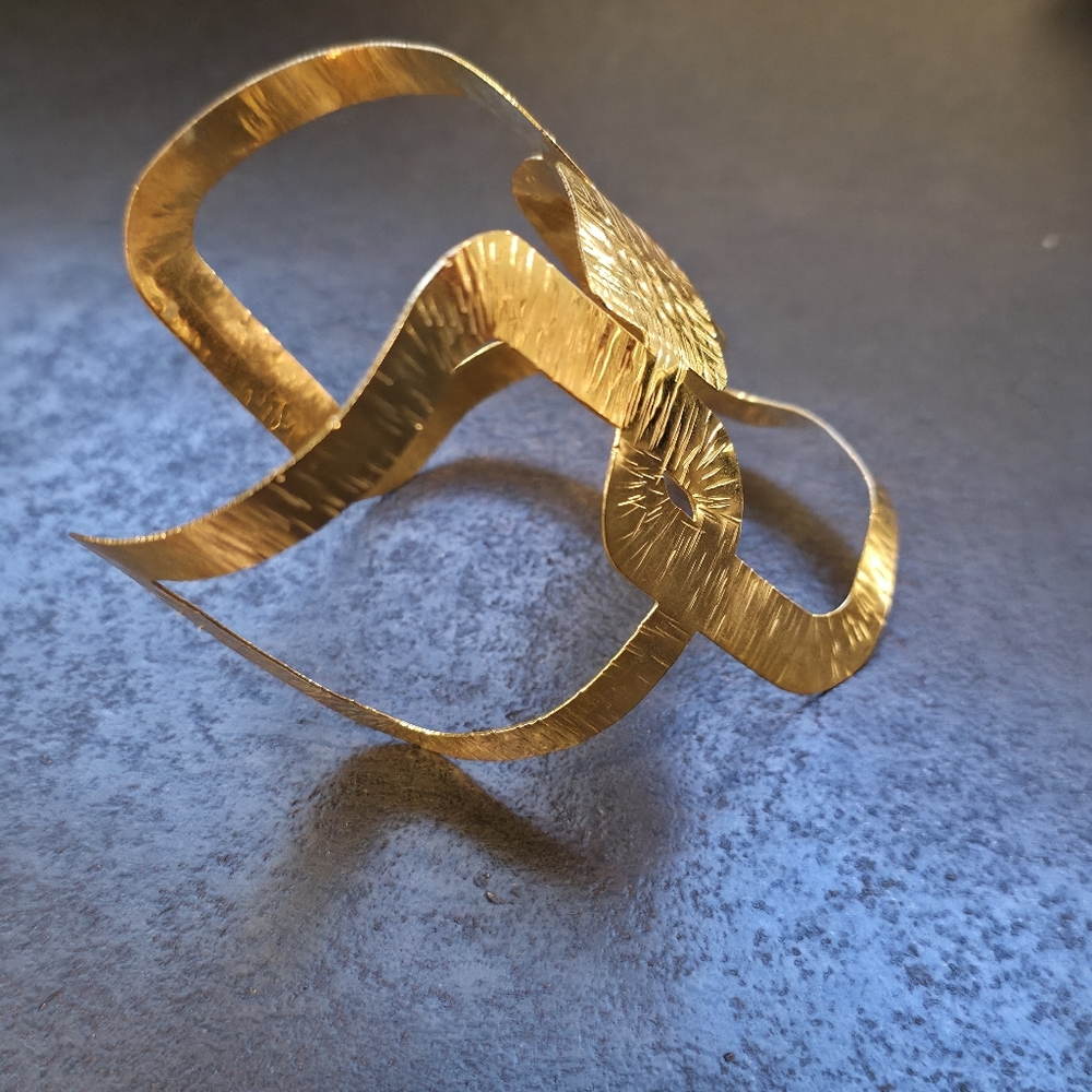 Geometrical Gold Tone Malleable Cuff - Picture 4 of 5